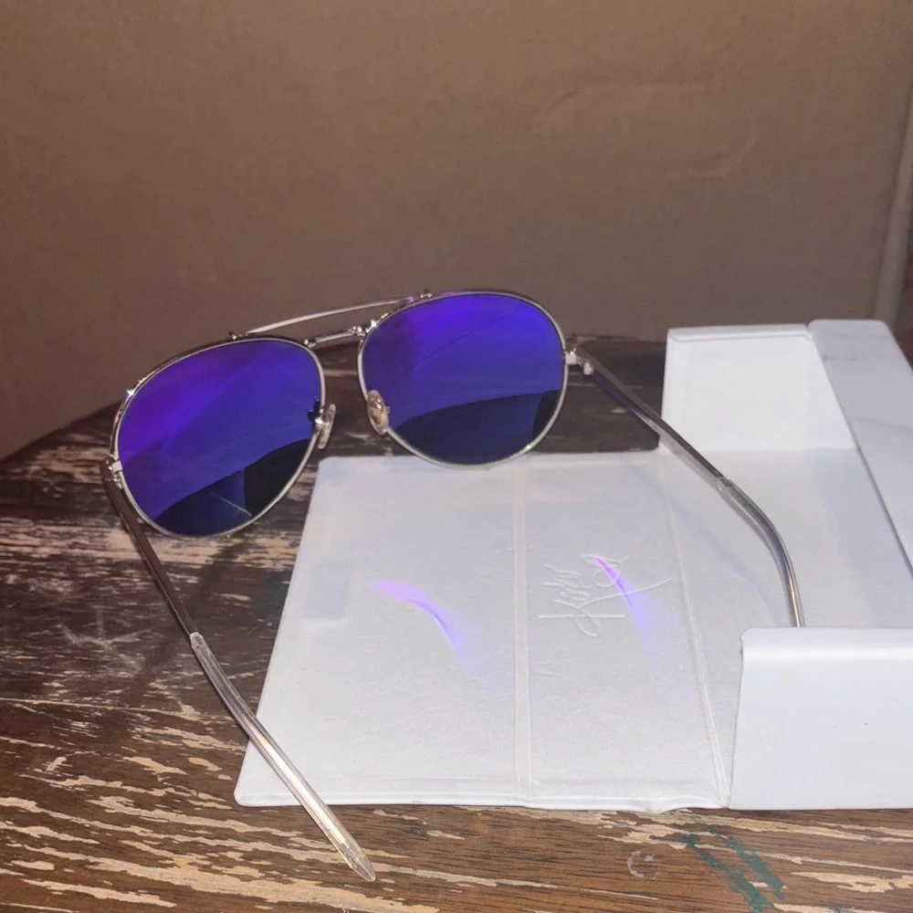 DIFF KOKO by Khloe Kardashian Sunglasses & Case - Picture 8 of 11